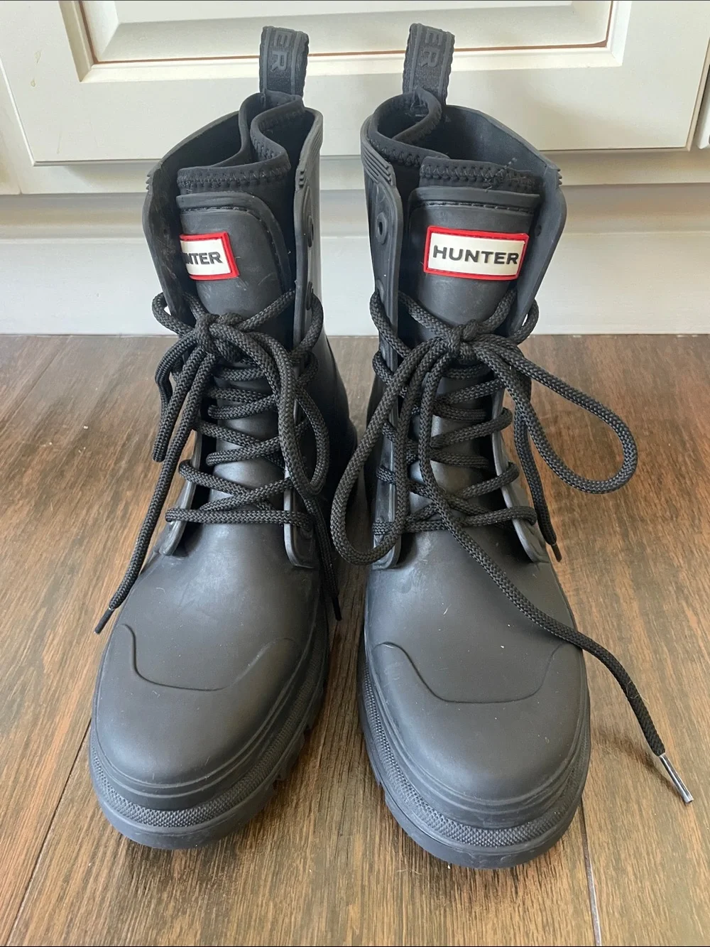 LIKE NEW HUNTER Diana Boots!